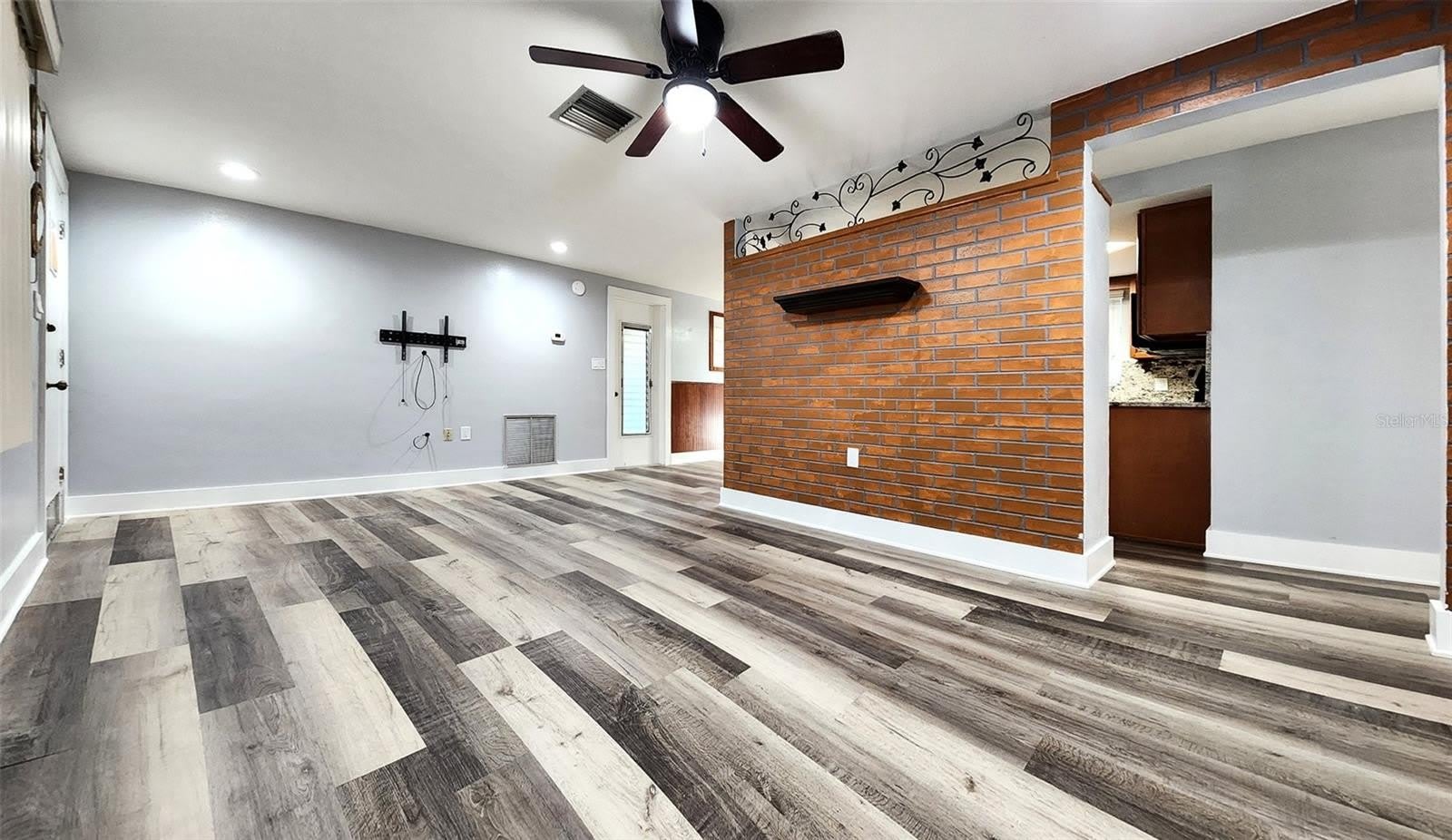 3629 BEDFORD Street – photo 4