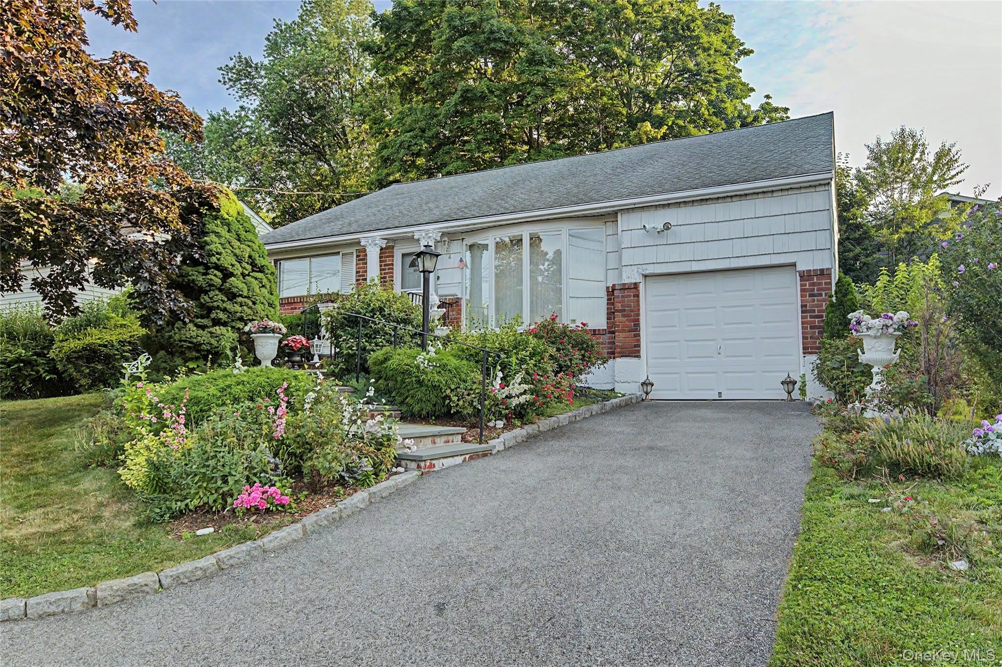 6 Westwind Road – photo 1