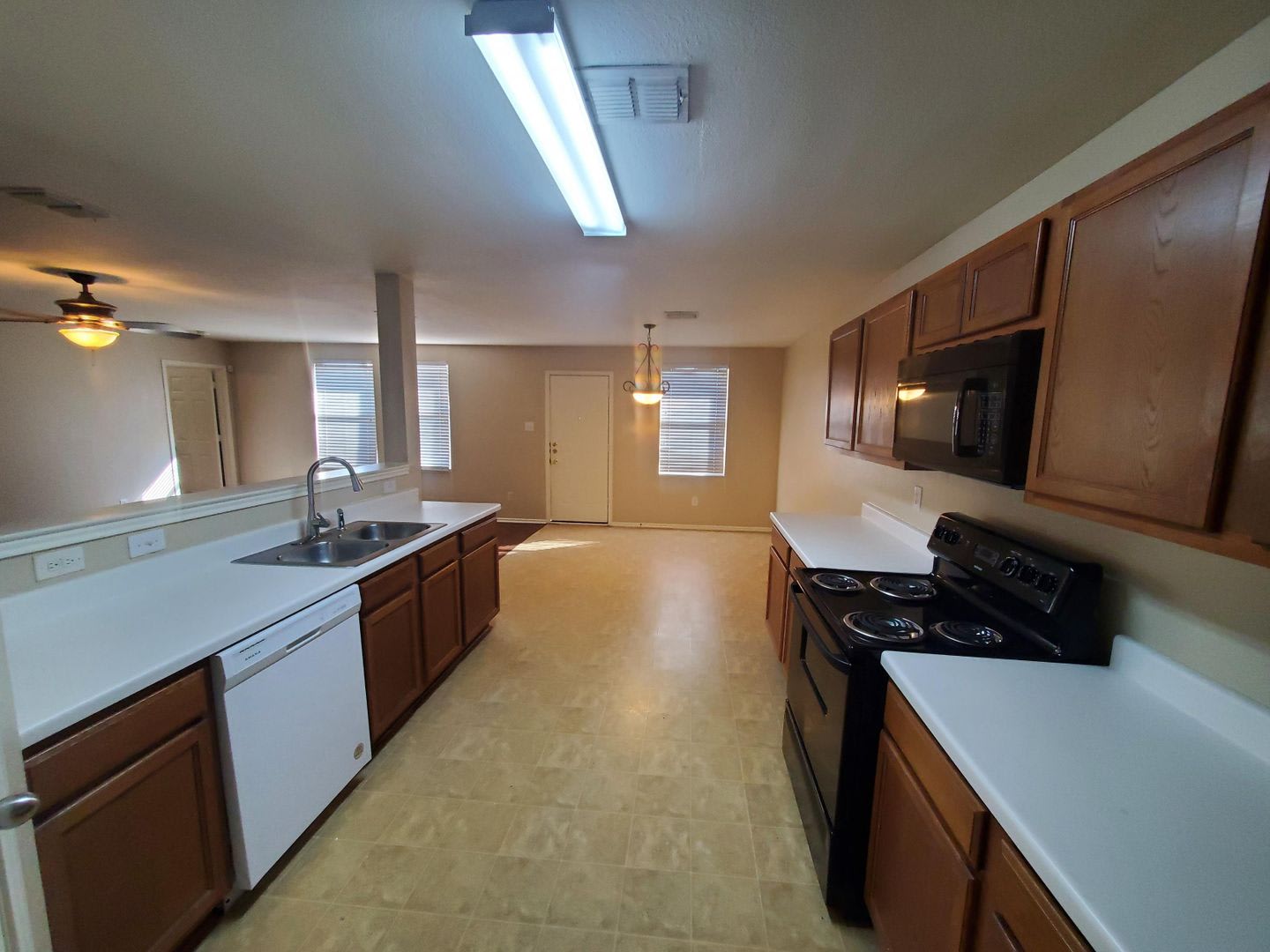 Adorable Royse City Home With Large Backyard – photo 5