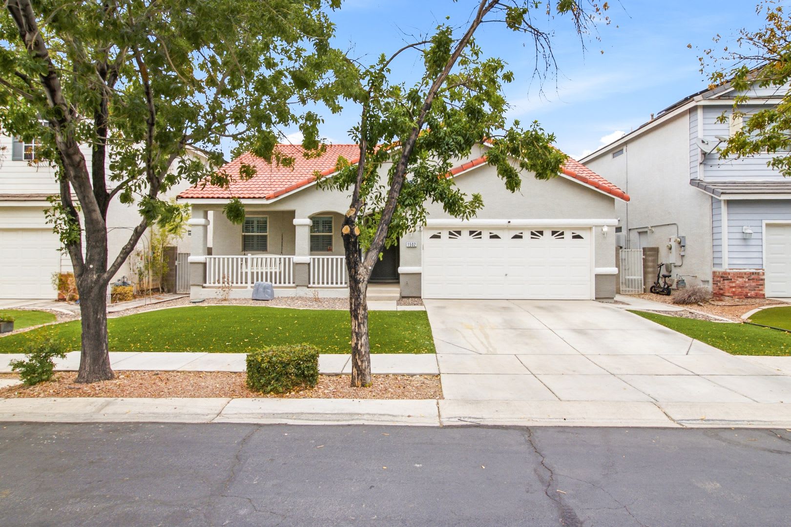 Charming 3-Bedroom Home in Gated Lamplight Village – photo 3
