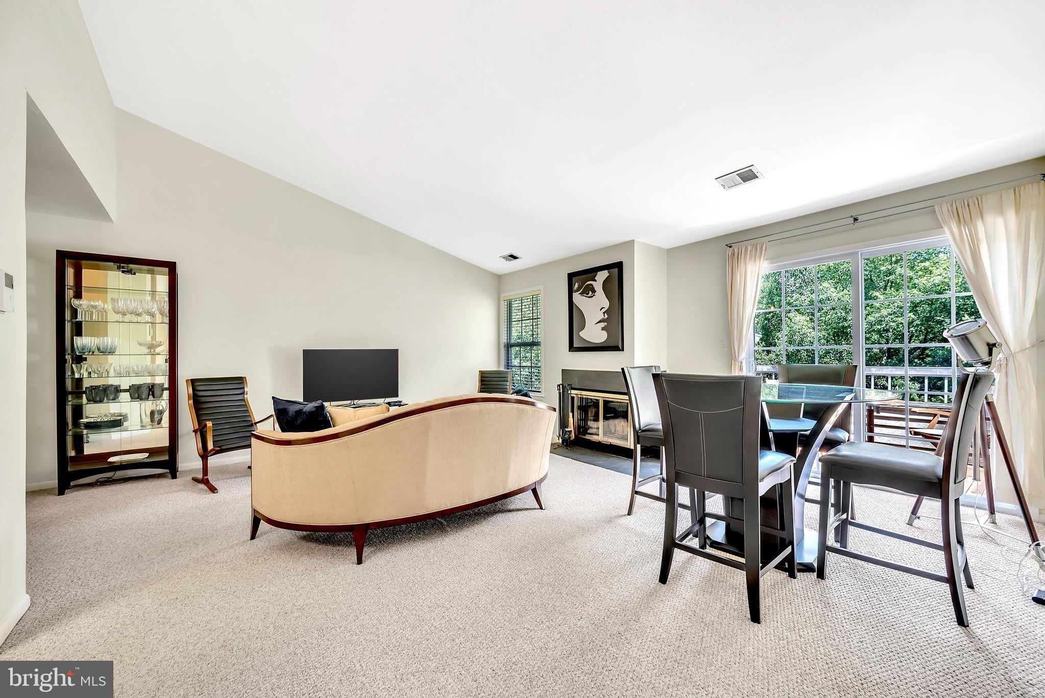 302 TRINITY Court – photo 3