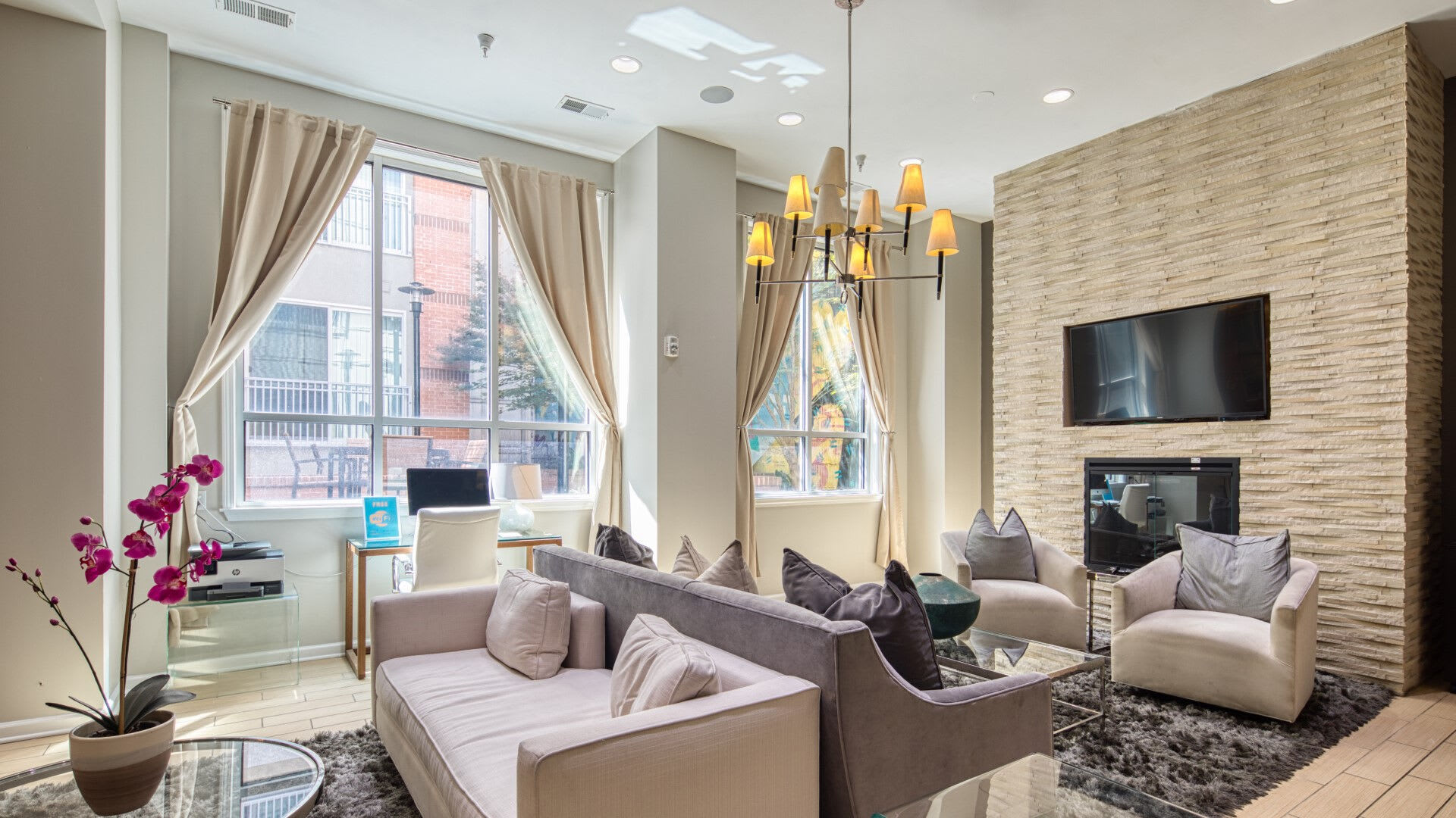 Metro on Granby Apartments – photo 4