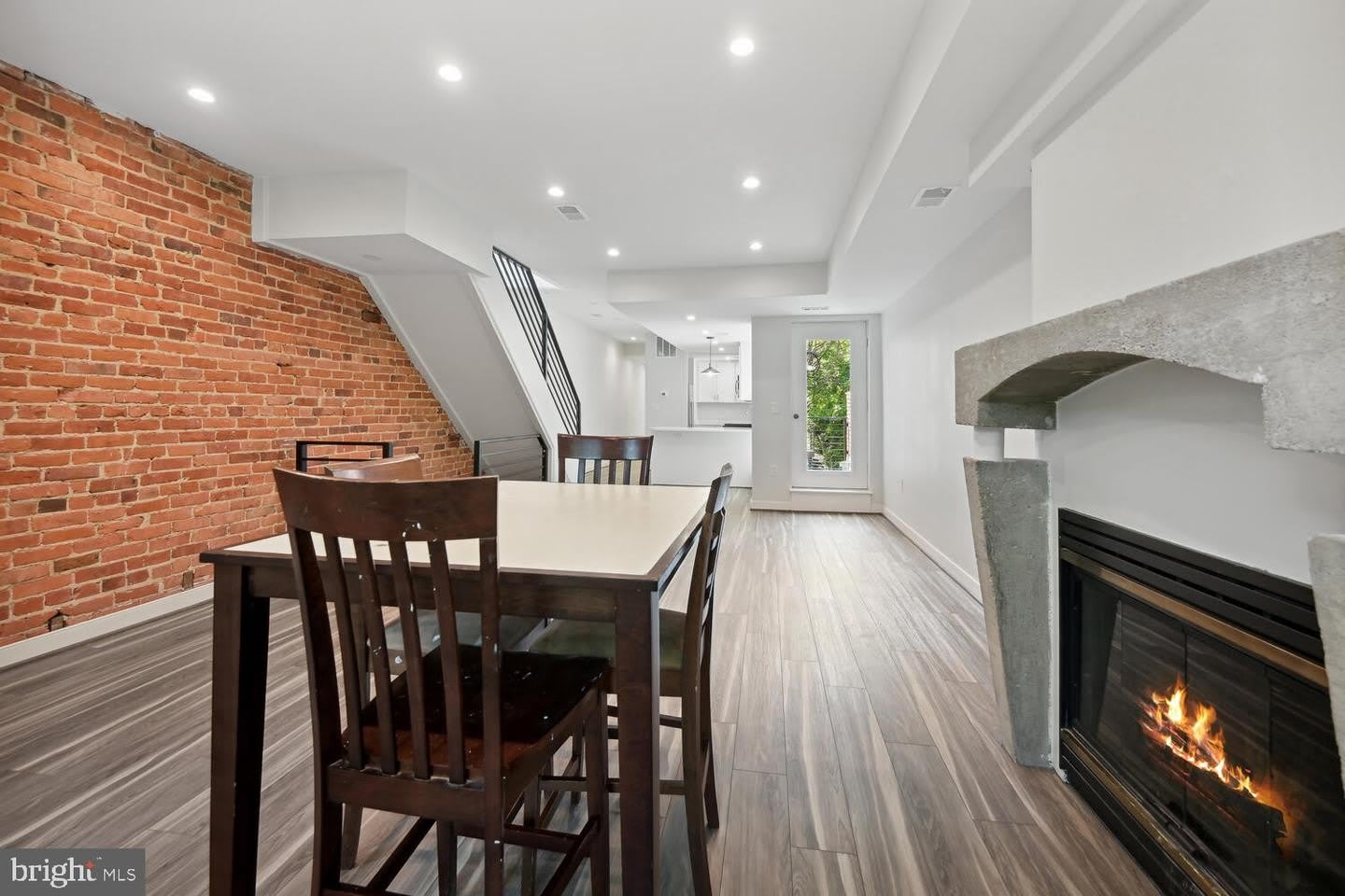 1850 INGLESIDE TER NW #2 – photo 5