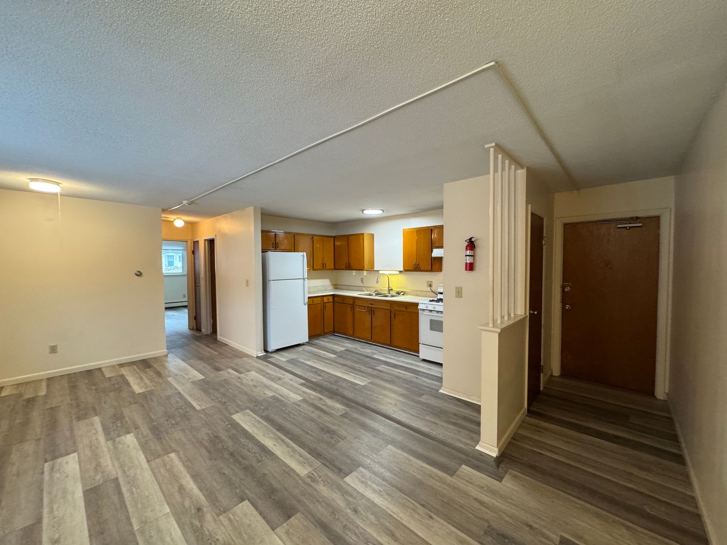 382-384 River St – photo 4