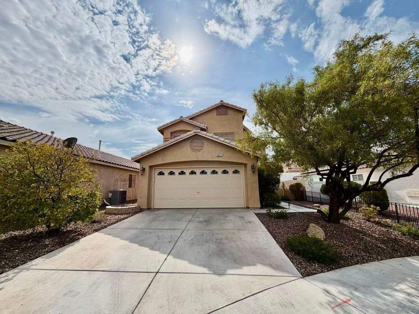 Beautifully Remodeled 3 Bedroom 2 5 Bathroom Home – photo 1
