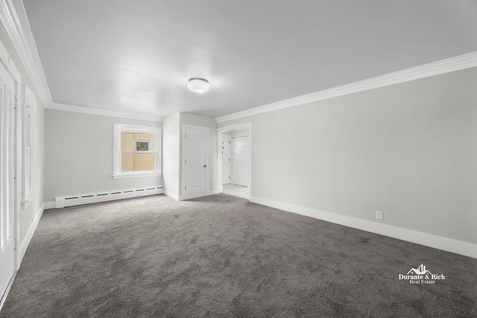 Single Family Home in Historic Oak Park Neighborhood – photo 4