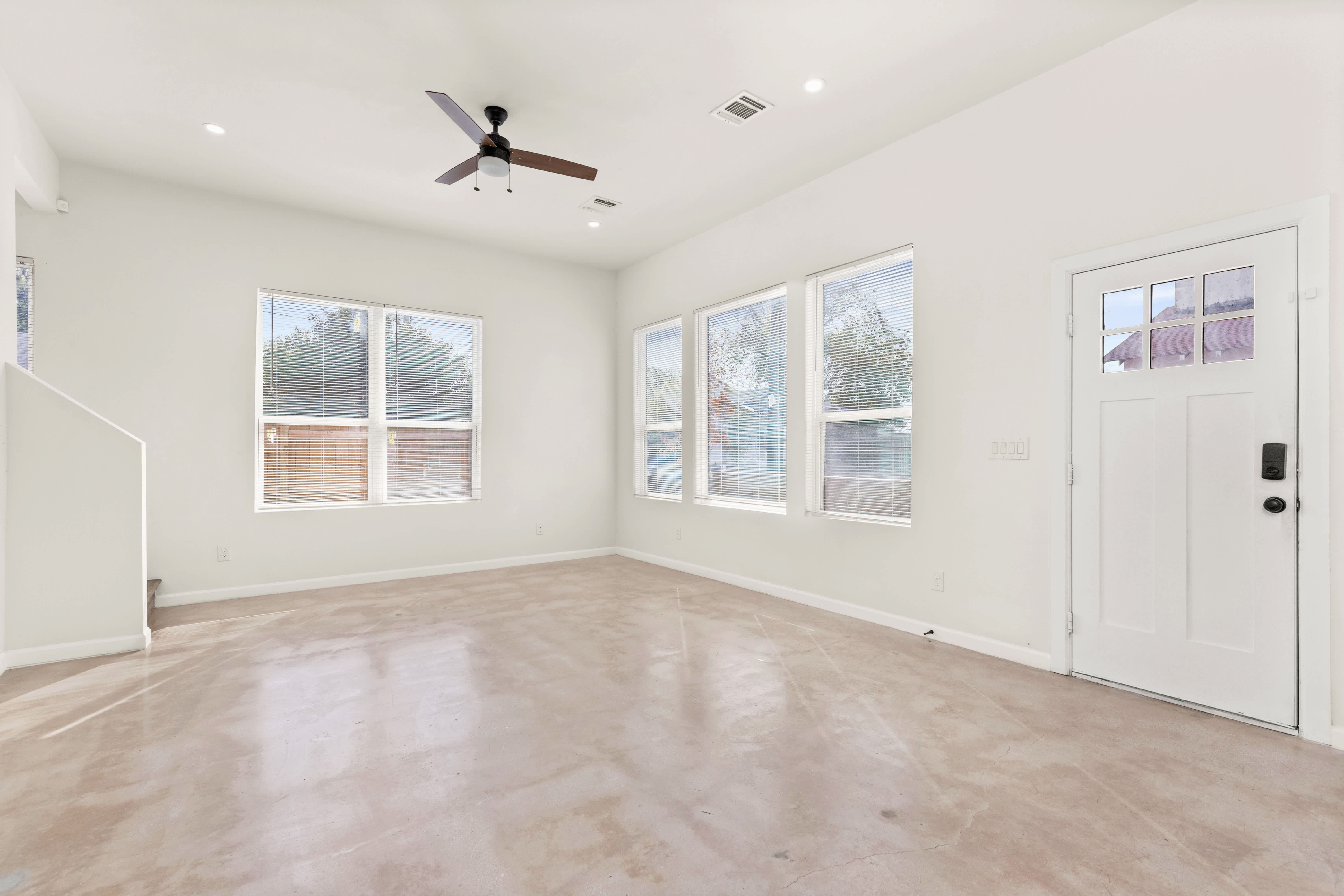725 Virginia Blvd – photo 4