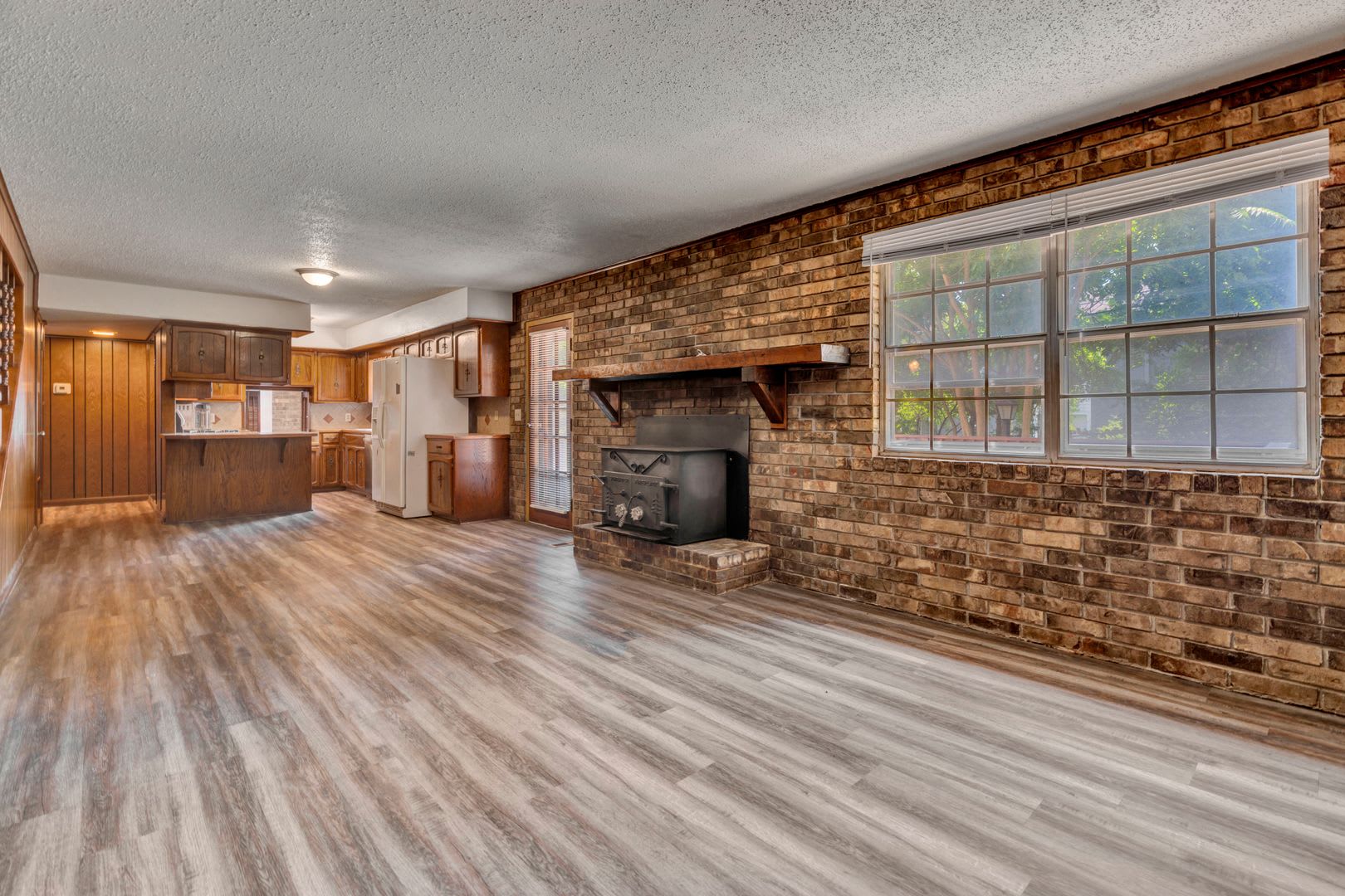 Fabulous 5 bedroom home walking distance to UofA! – photo 5