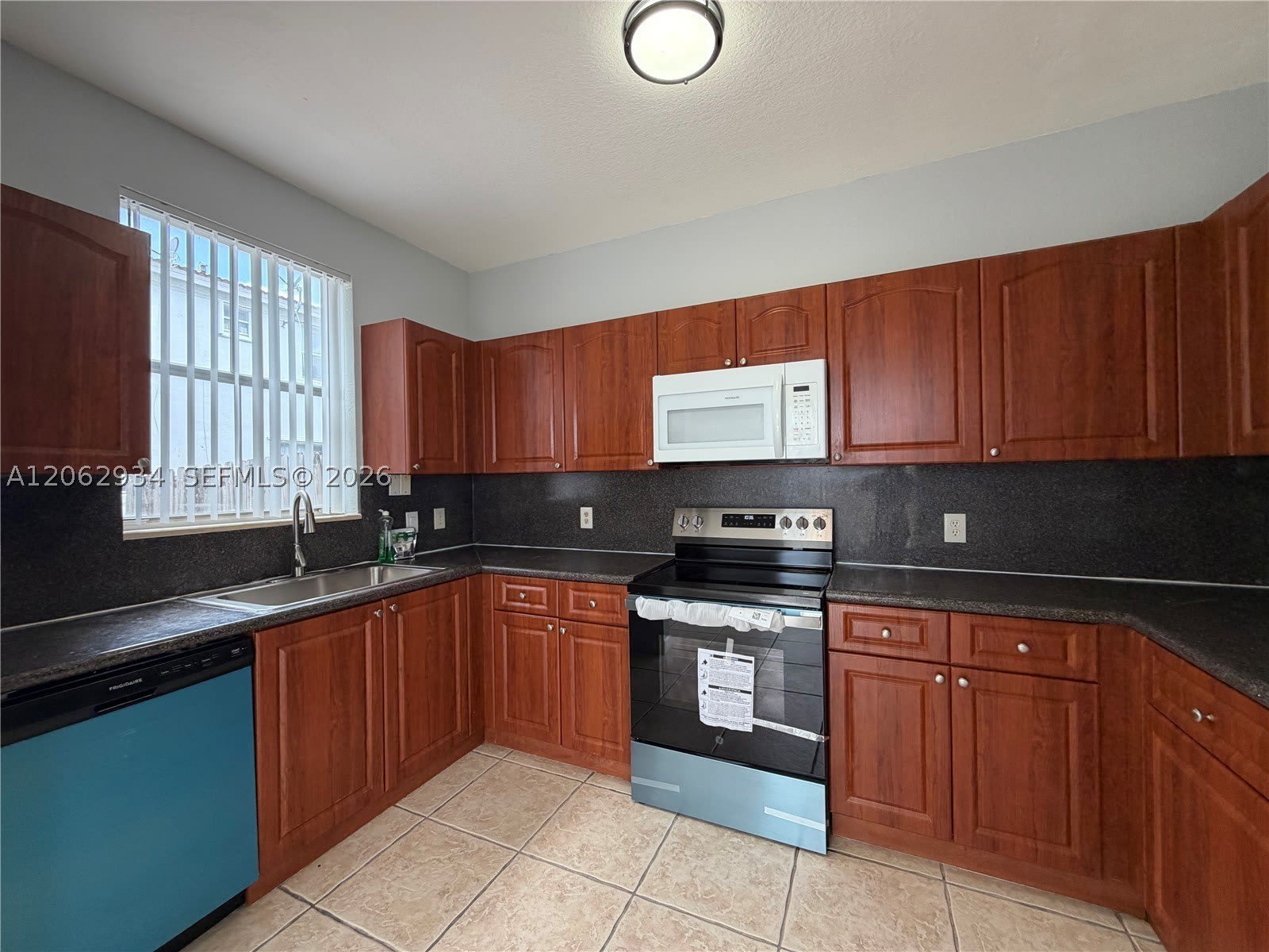 4096 SW 158th Ave – photo 3