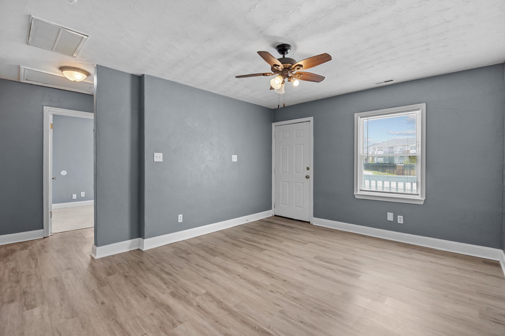 2321 Columbus Avenue – photo 4