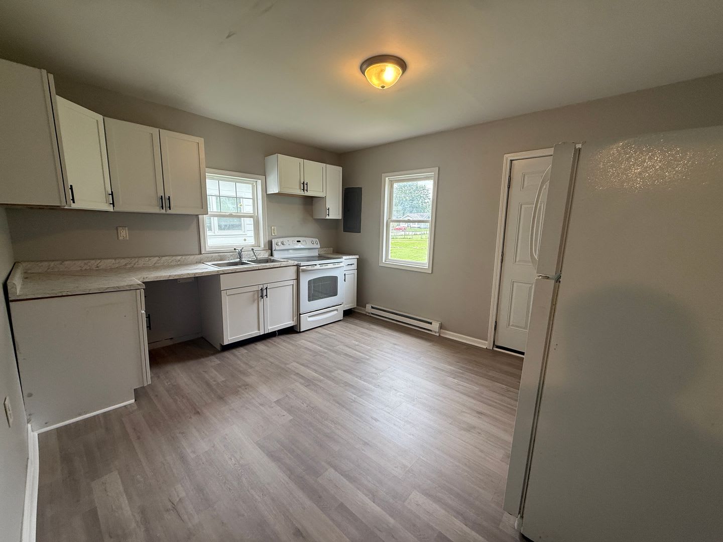 Remodeled* 3 bed 1 bath home! – photo 3
