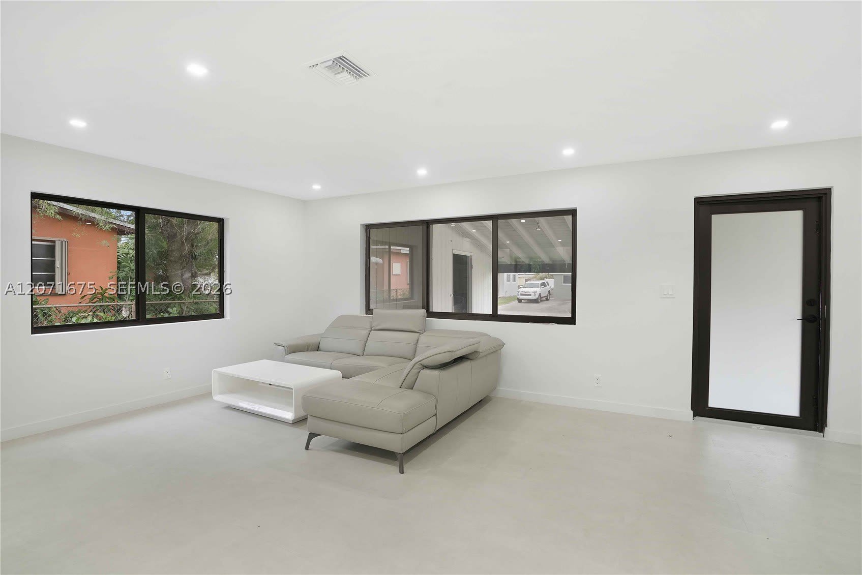 2230 N 62nd Ave – photo 4