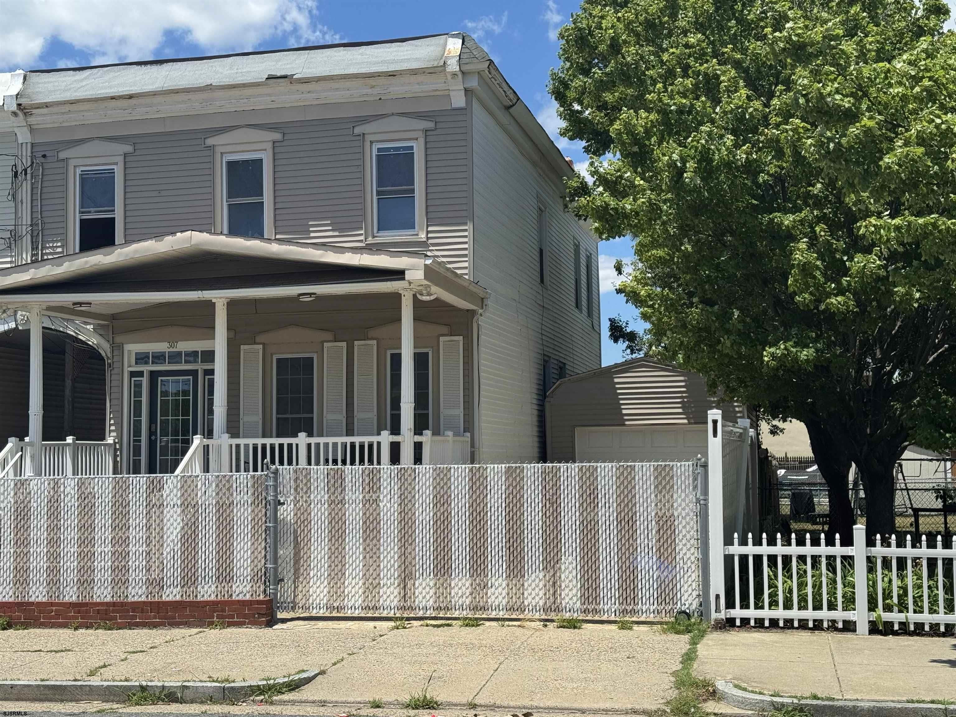 307 Grammercy Pl – photo 1