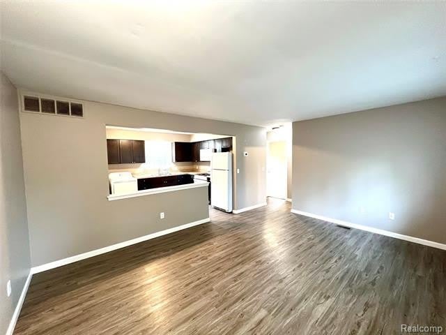 9097 Garfield Drive – photo 2