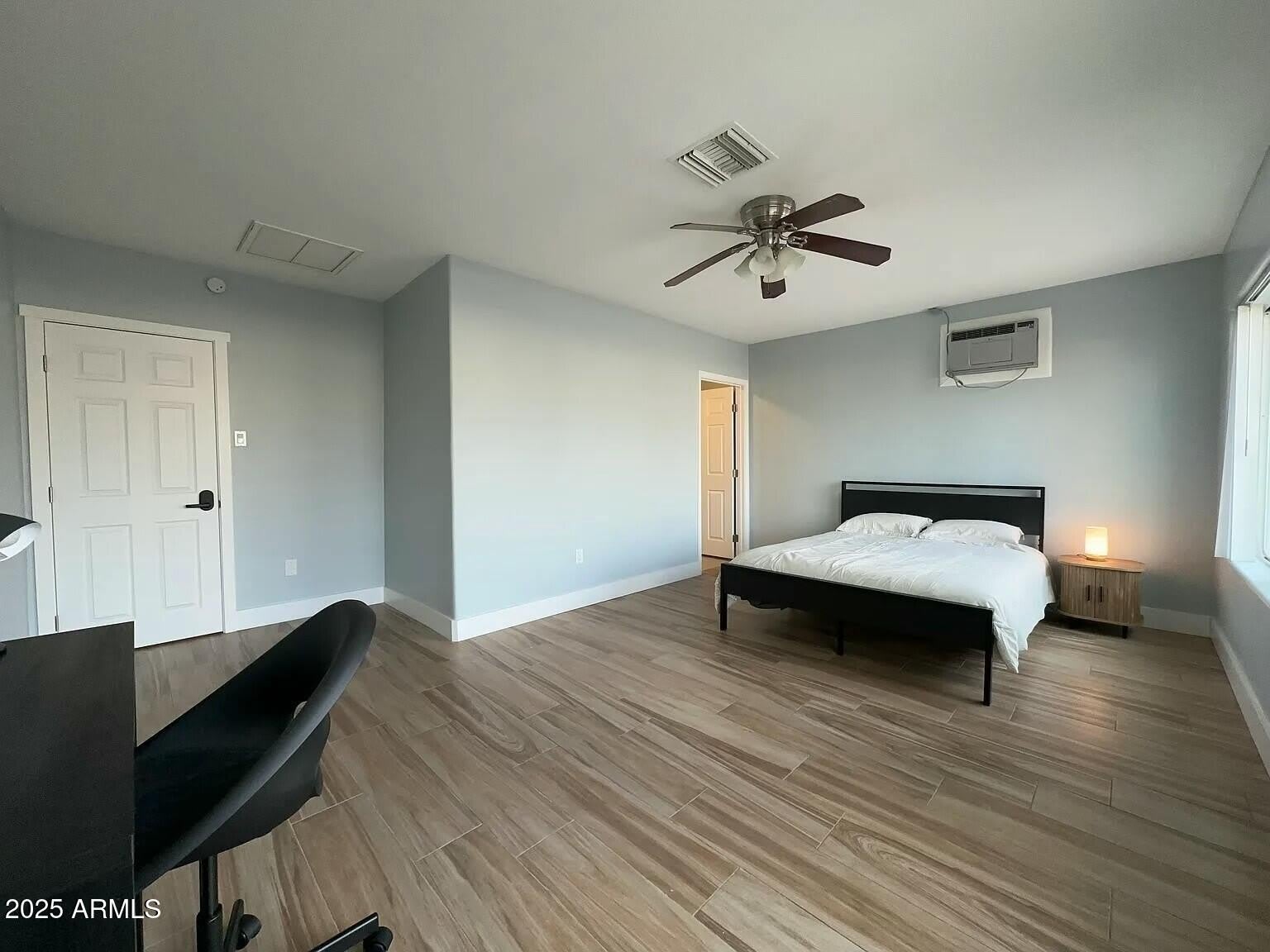 1 W FAIRMONT Drive – photo 2