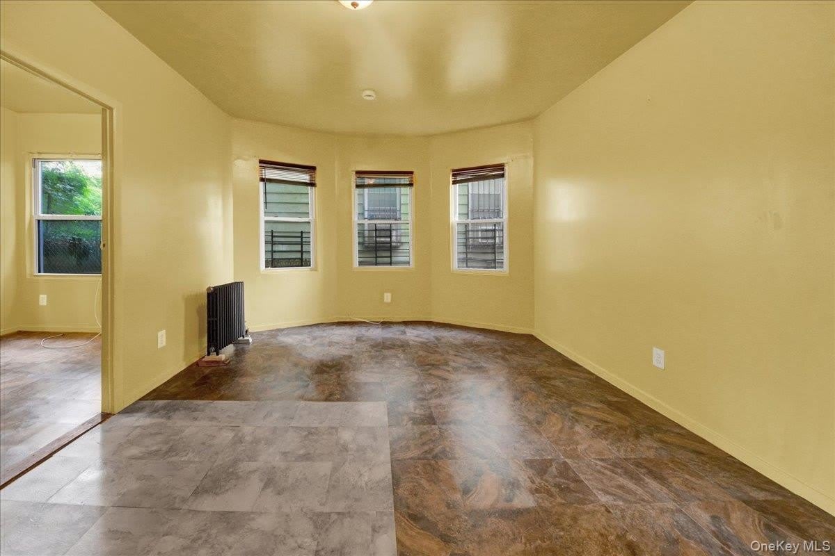 89 Saratoga Avenue – photo 1