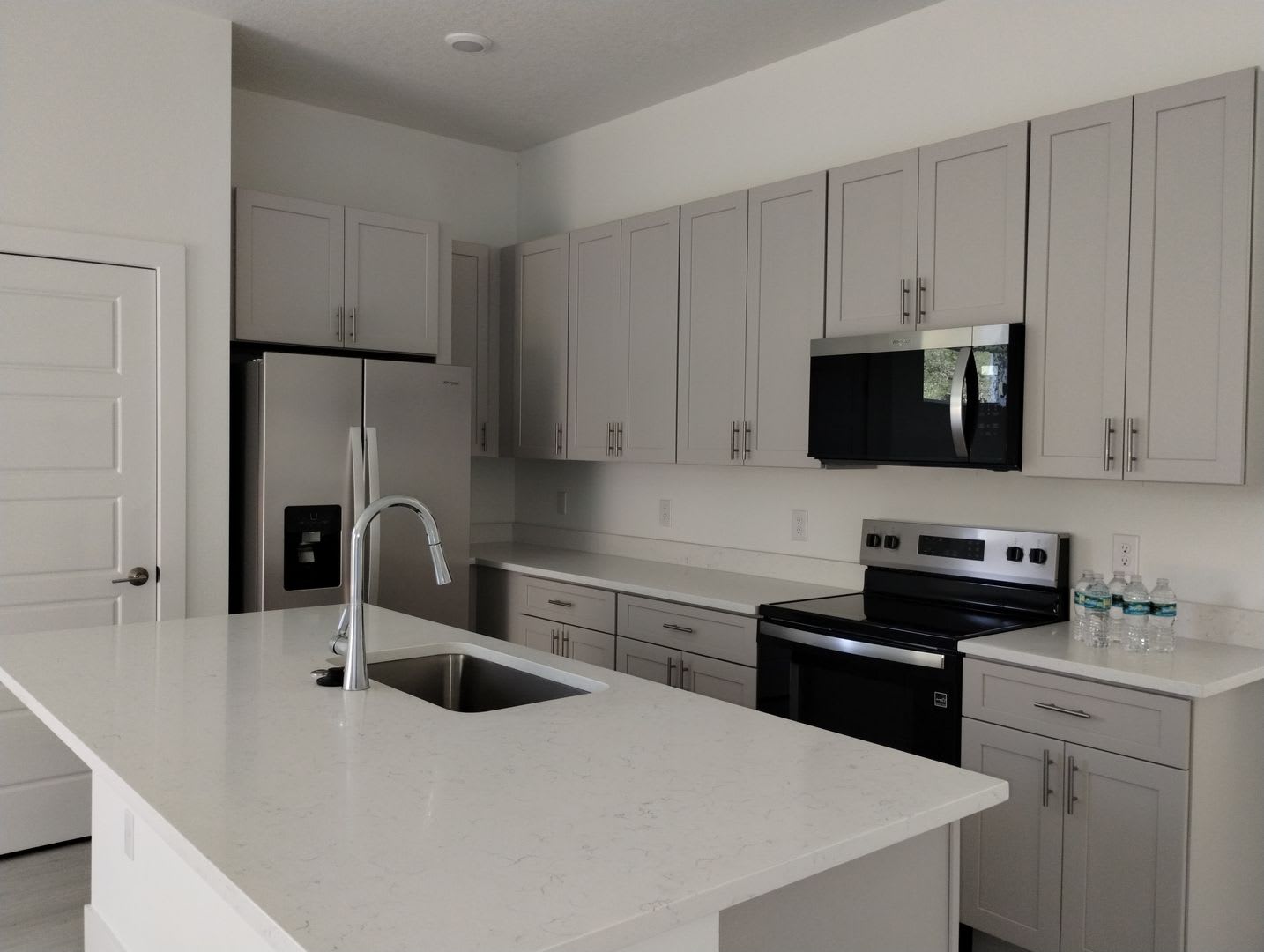 FOR RENT – Brand New 2025 Duplex! – photo 3