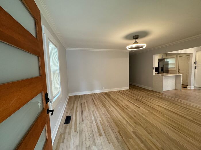 1511 Humes Avenue Northeast – photo 2