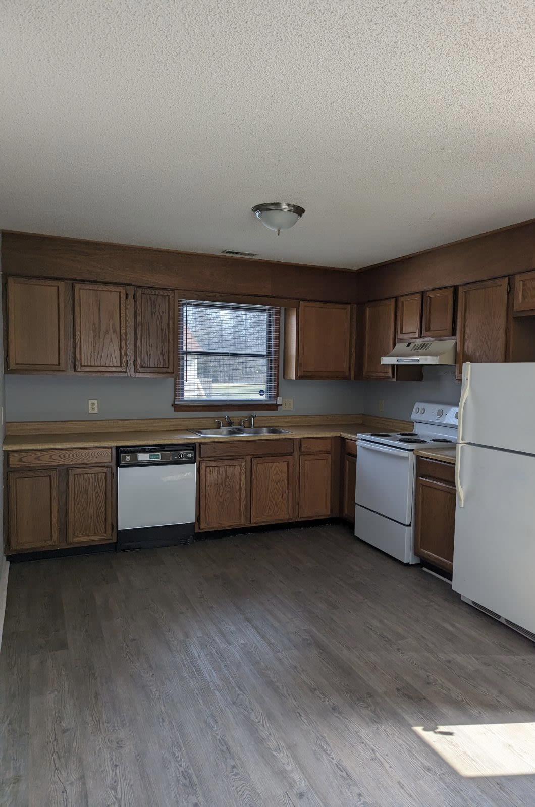 1607 Forest Knolls Circle – photo 2