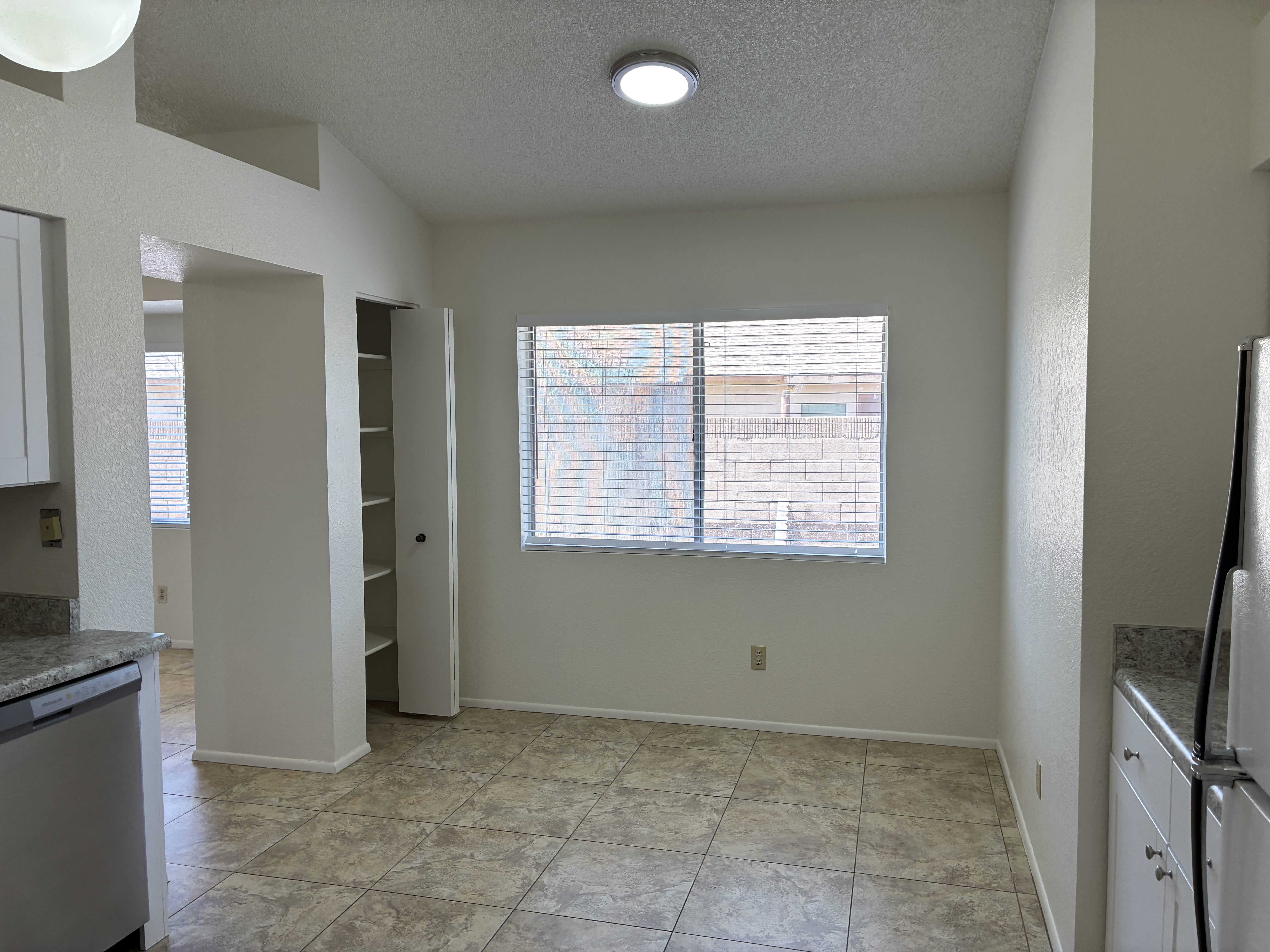 10820 W Wagon Wheel Dr – photo 5