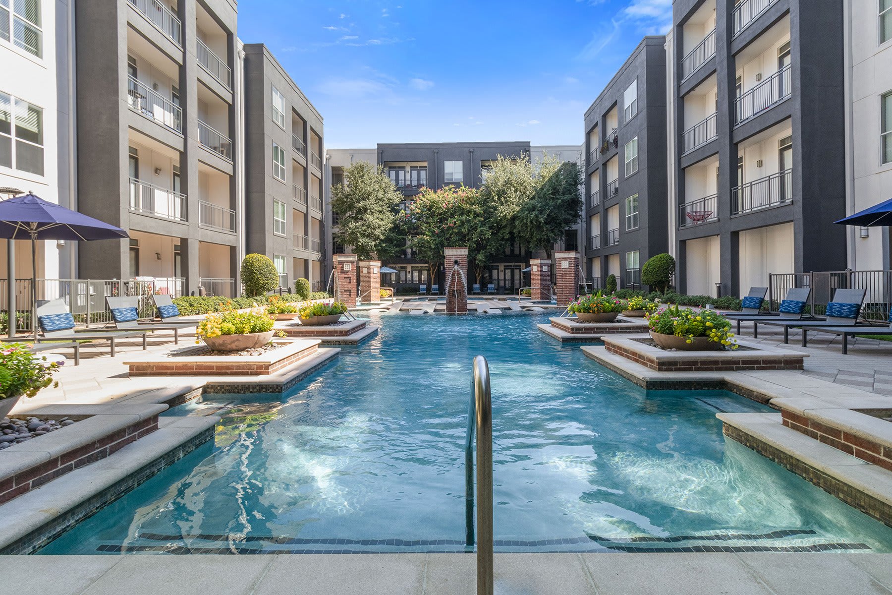 Icon at Ross Apartments – photo 2