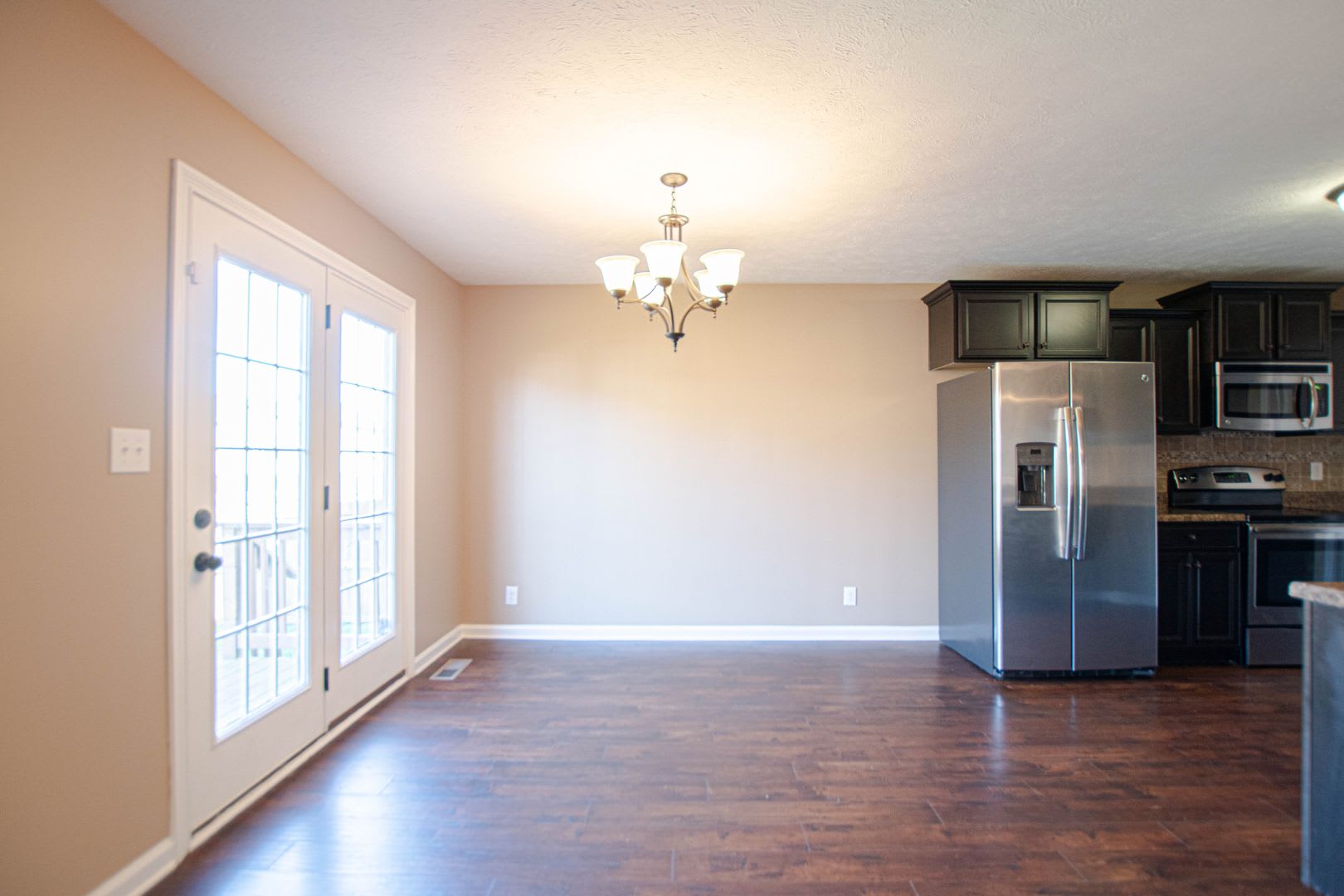 Pet Friendly Three Bedroom! – photo 5