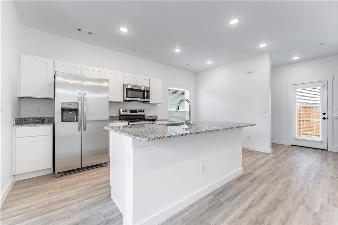 840 Boardwalk Avenue – photo 4