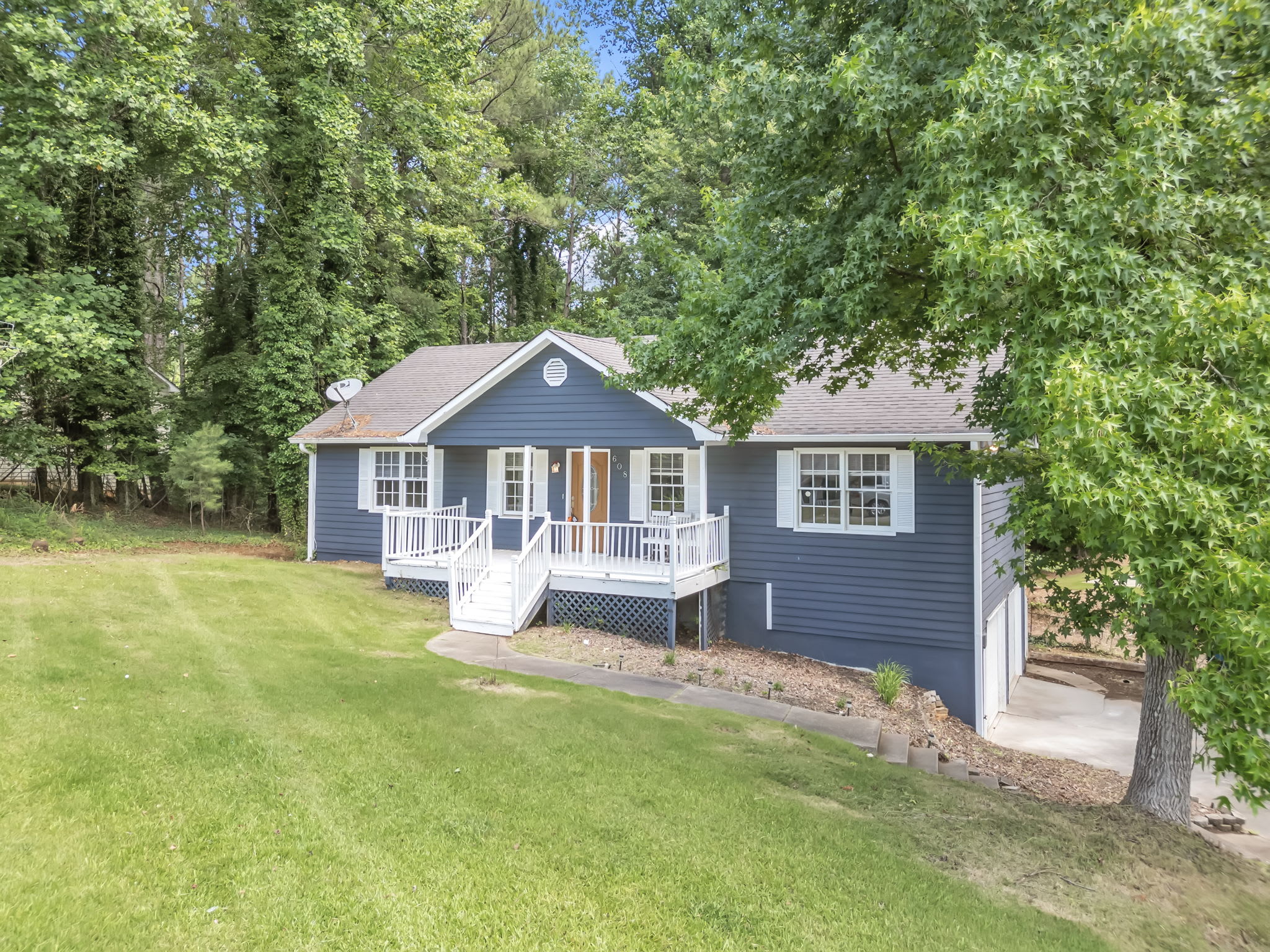 608 Wood Ridge Dr – photo 2