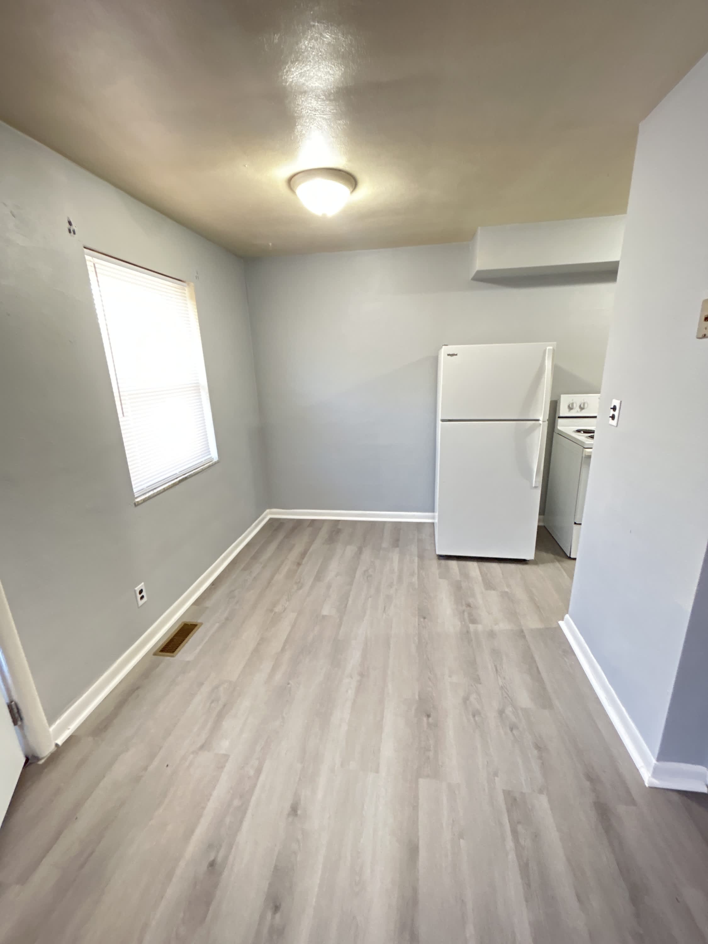 623 Troy Street – photo 4