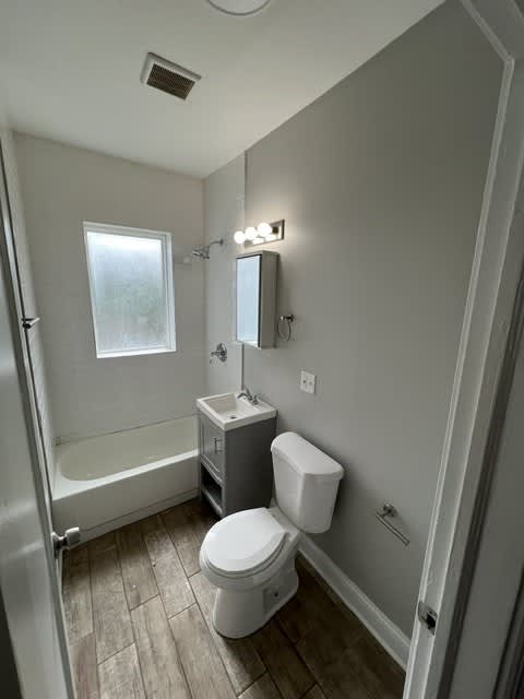 7625 S Essex Ave 1st Fl – photo 5