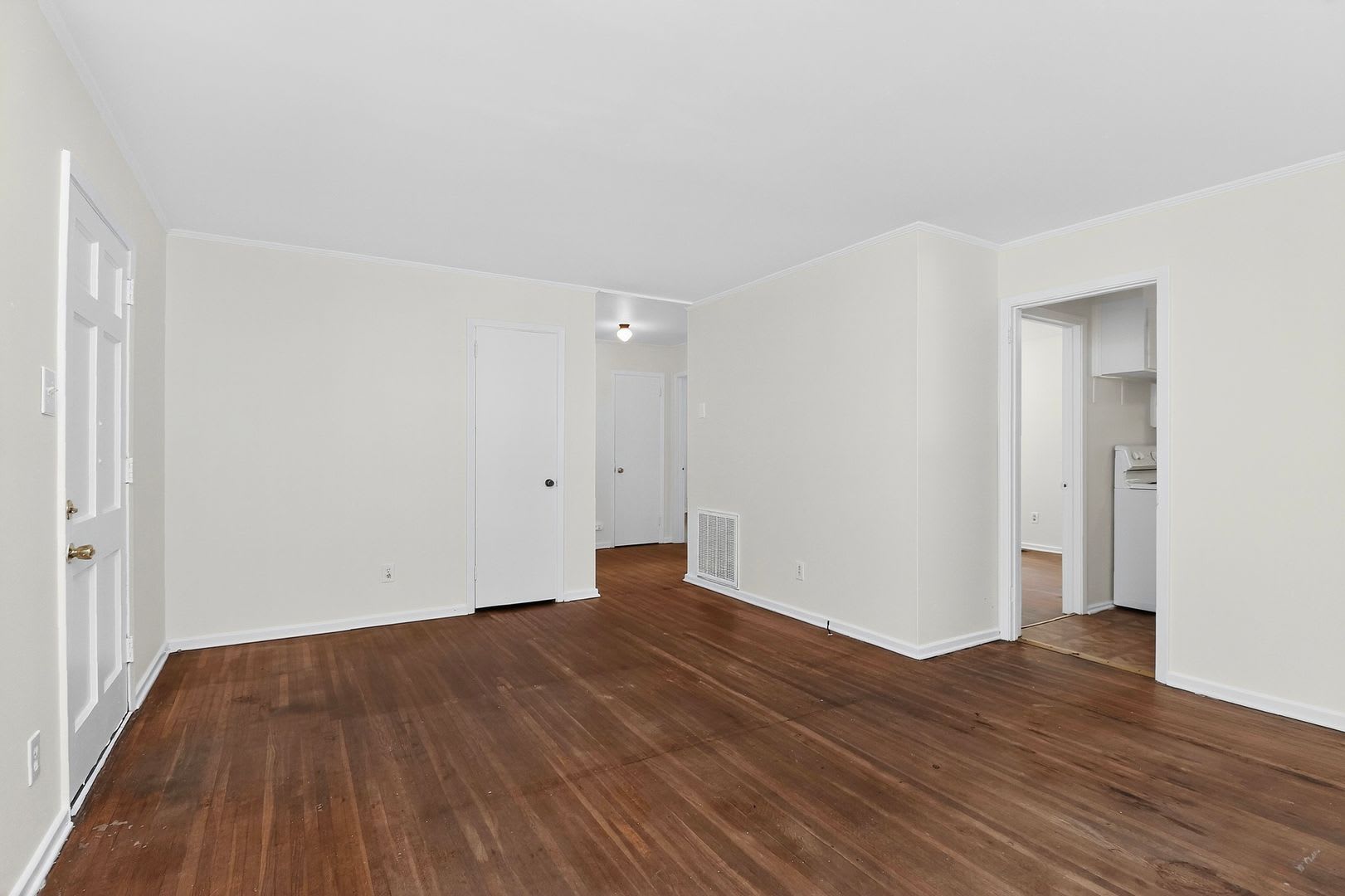 3 Bedroom Home located in Lincoln Heights! – photo 4