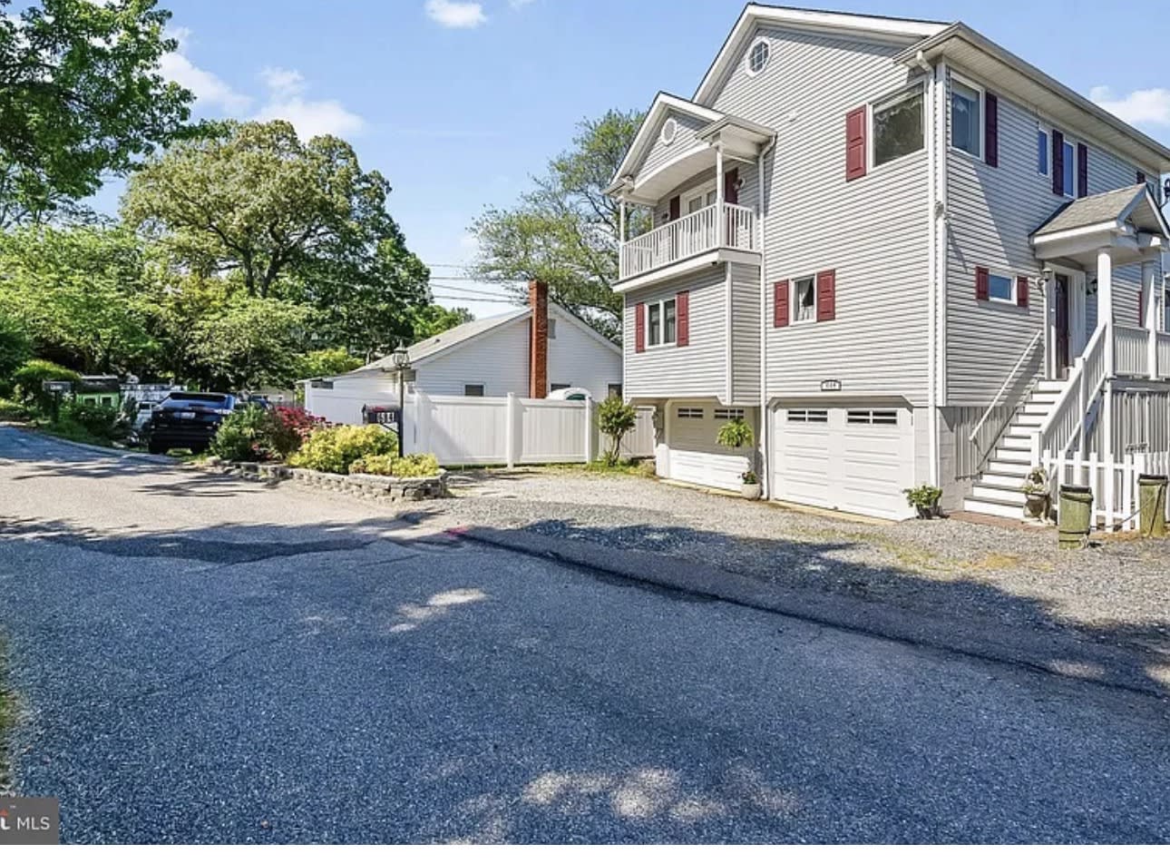 684 North Riverside Drive – photo 4