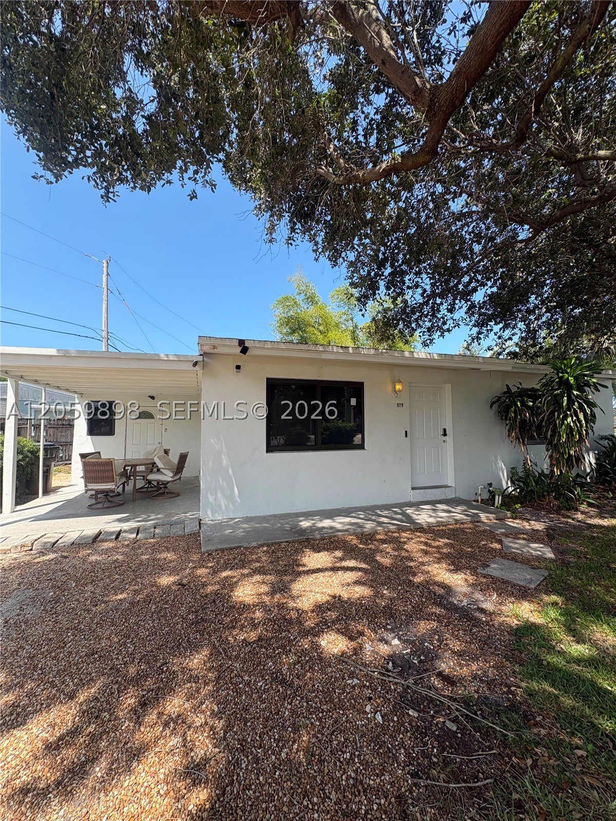 929 SW 10th Ave – photo 1