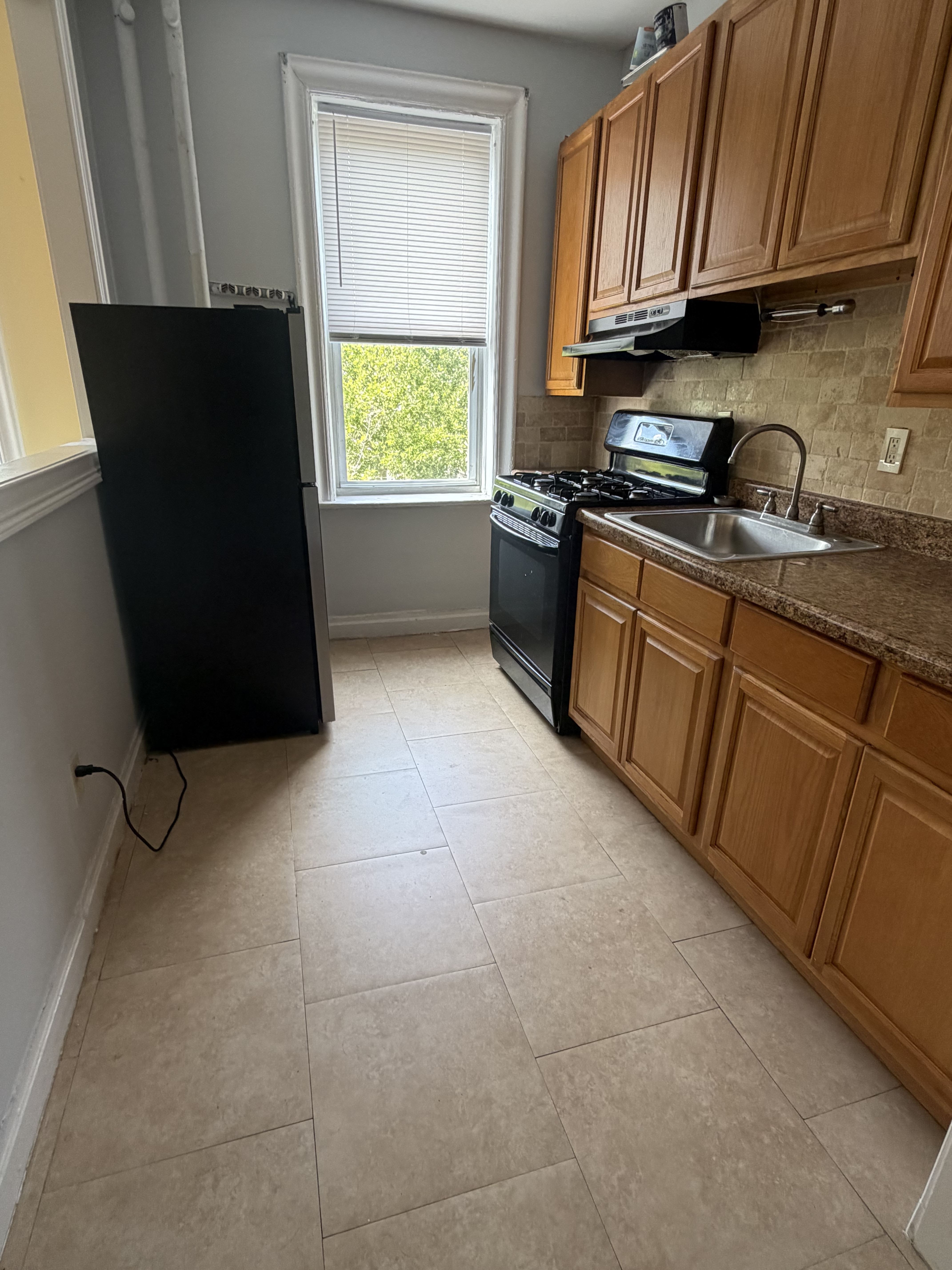 880 John F. Kennedy Blvd – photo 1