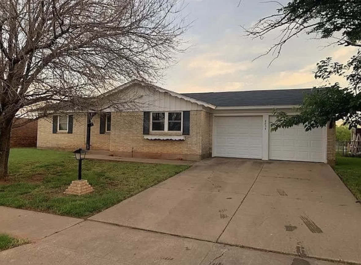 4034 Hooper Drive – photo 1
