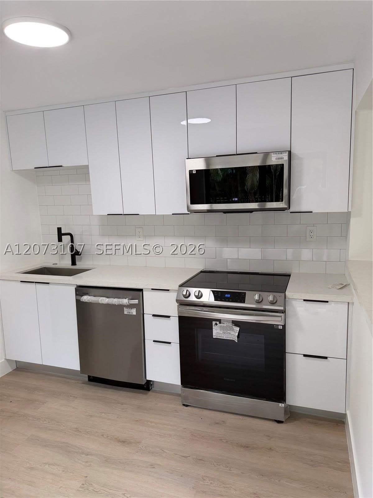 1621 SW 11th Ct – photo 4