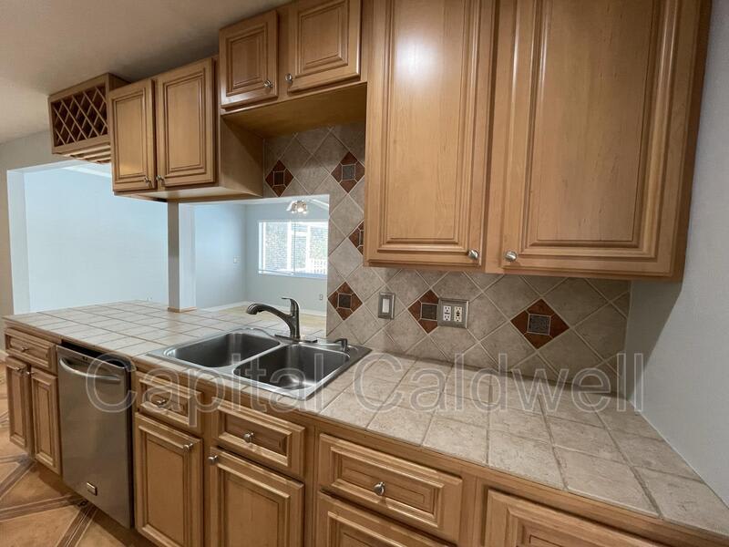 12813 Starling Dr – photo 4