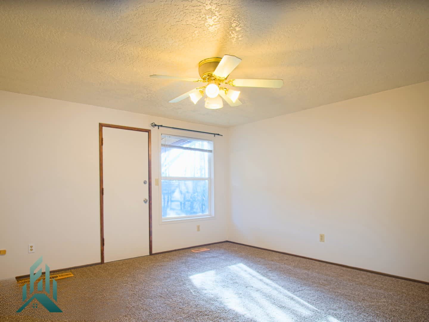 Charming 2 bed/1 bathroom – photo 3