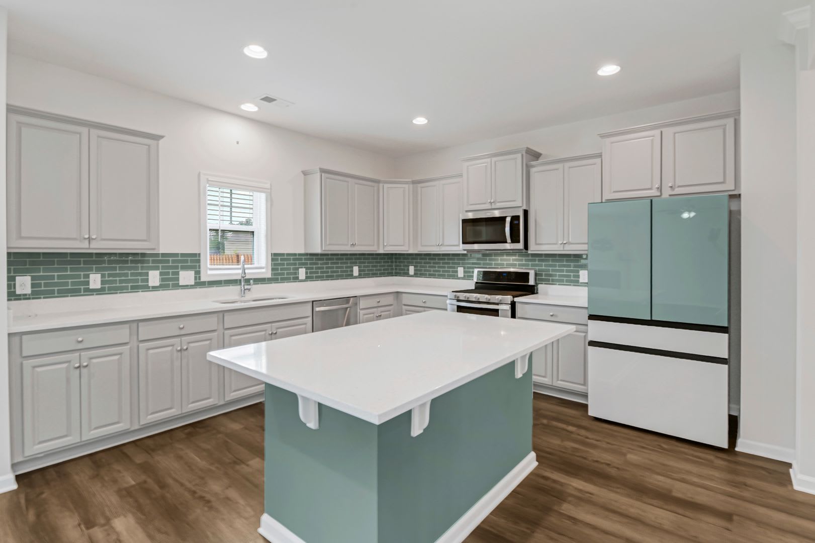 Discover your dream home at 728 Bustling Branch Lane in the vibrant community of Elgin! – photo 4