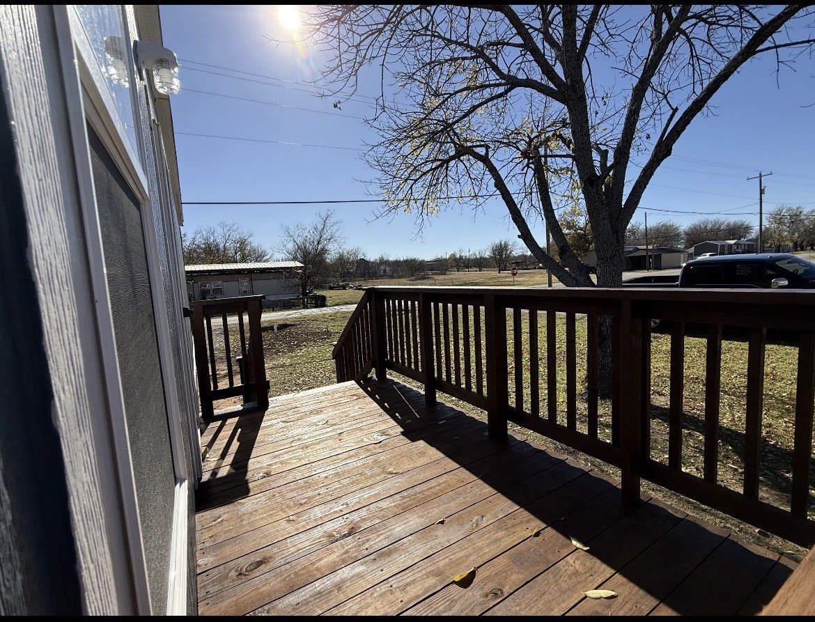 221 W Division Street – photo 4
