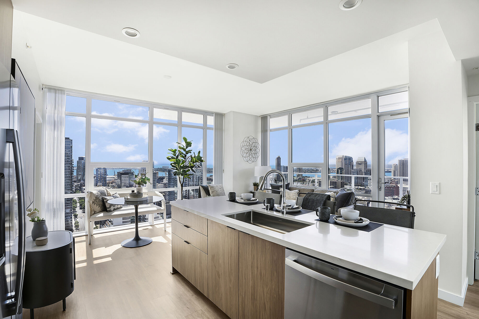 Broadway Towers – photo 3