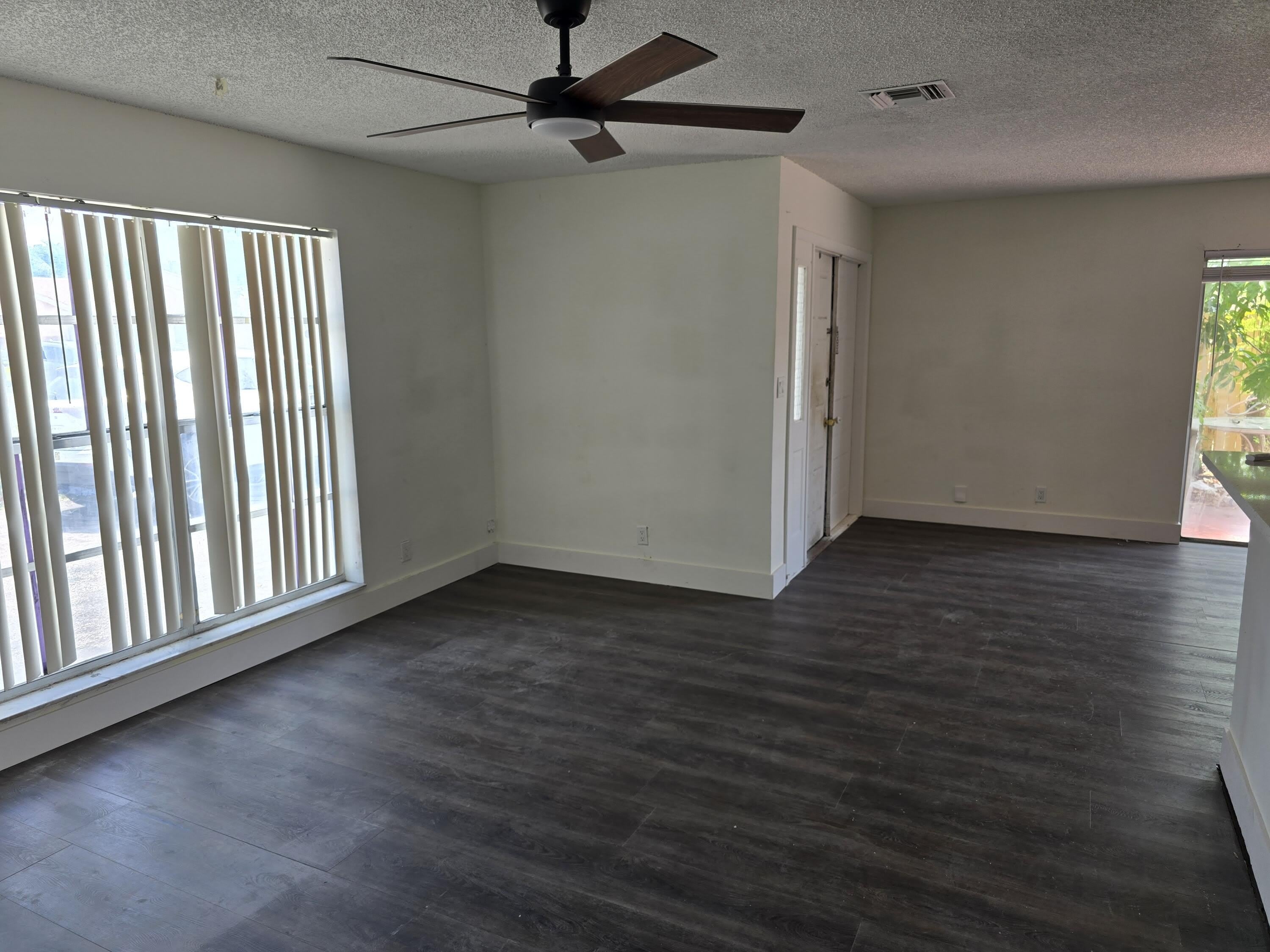 435 SW 61st Terrace – photo 5