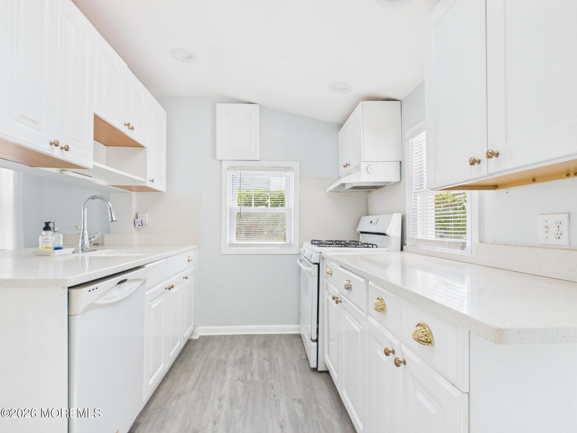 325 15th Avenue – photo 3