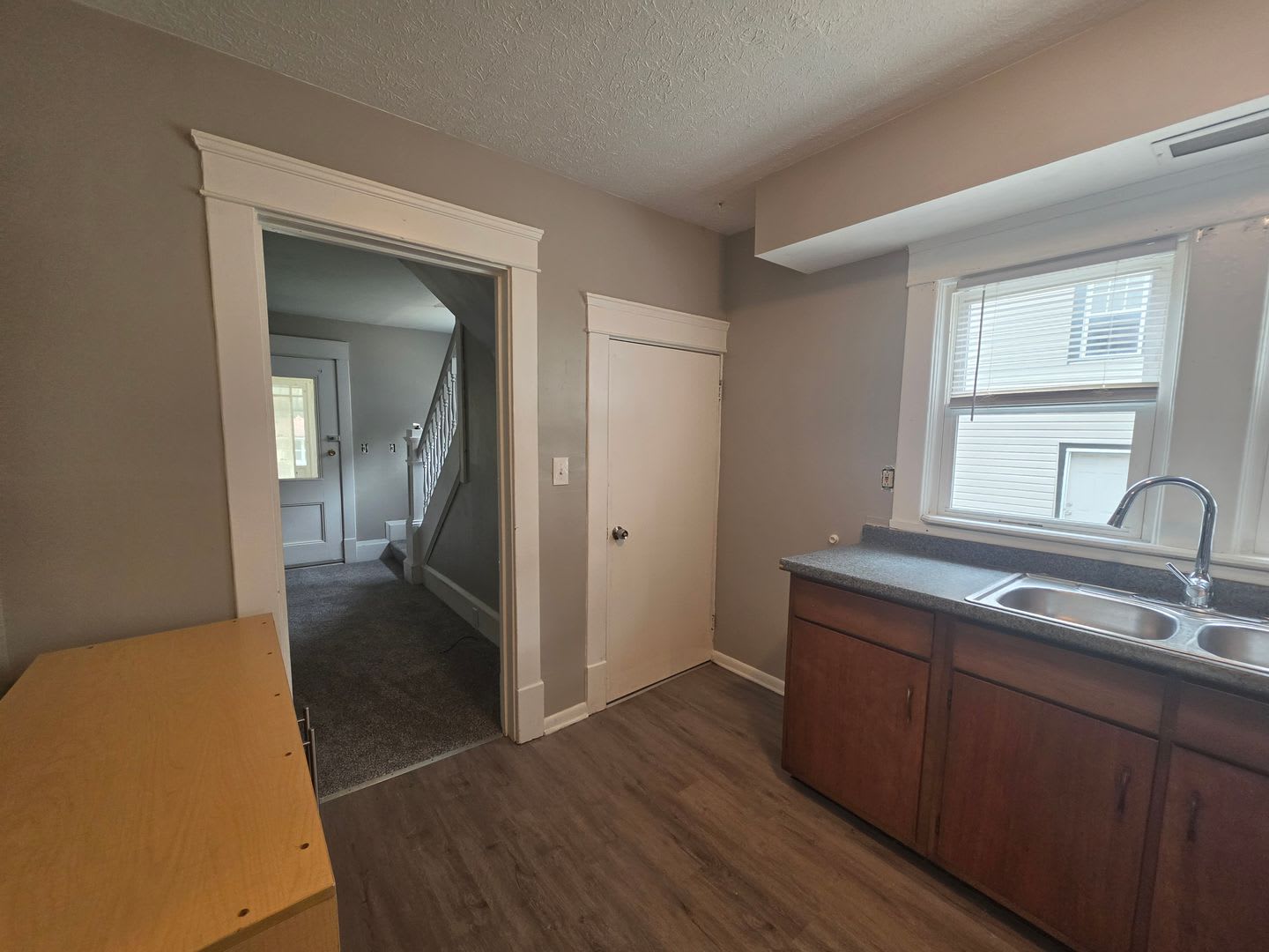 Beautifully Renovated 3-Bedroom Home for Rent! – photo 5