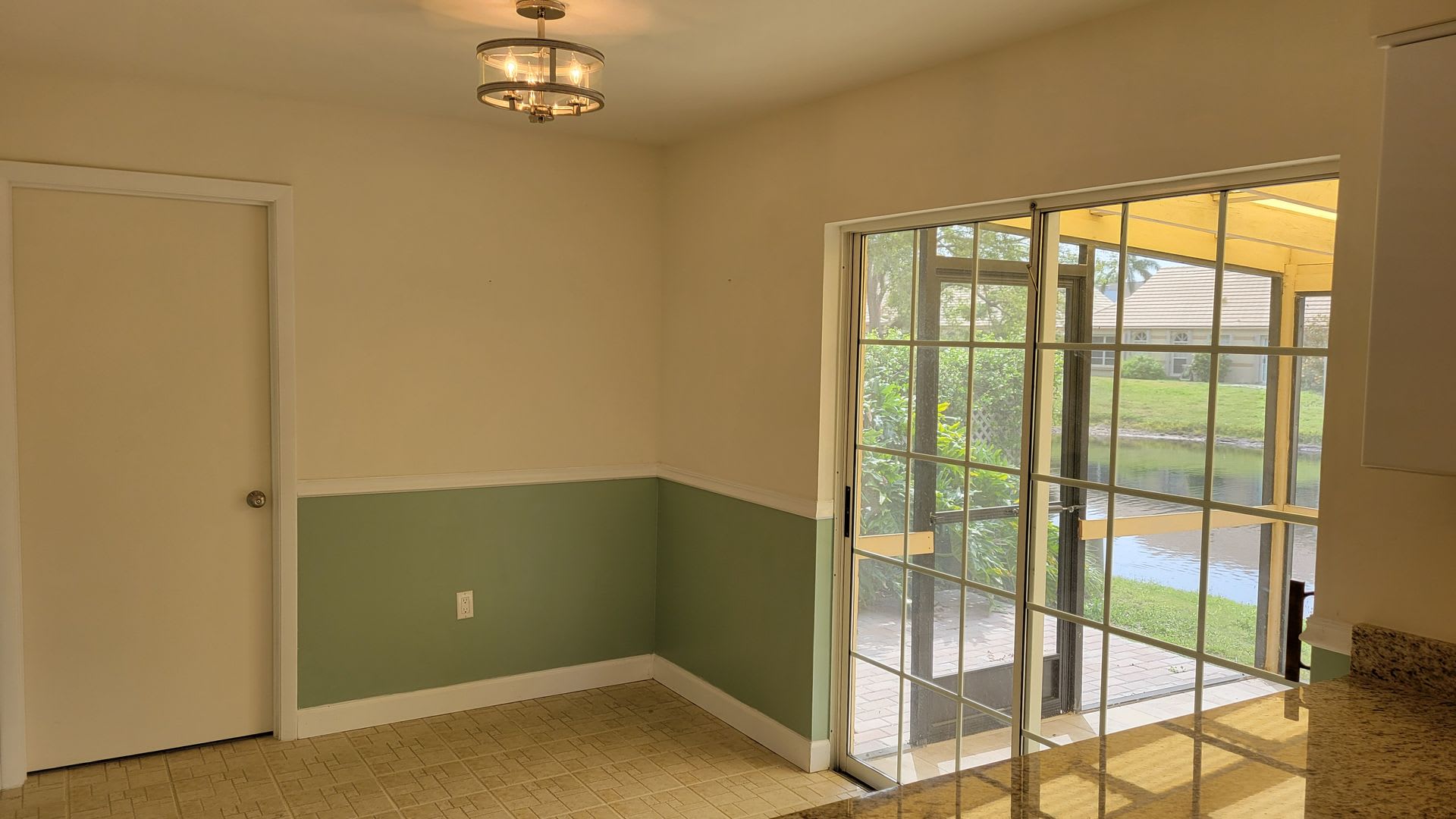 Annual UNfurnished renovated 2/2 villa in gated Bradenton community – photo 5