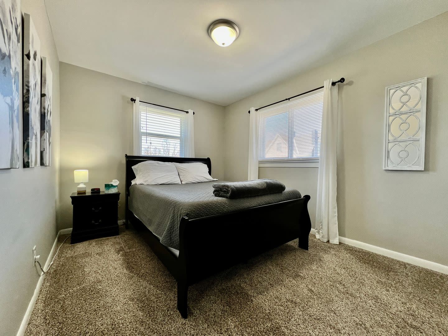 Welcoming Two Bedroom Apartment on Whitaker – photo 2