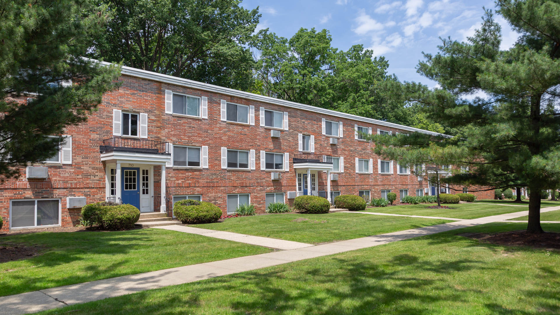 Kensington Club Apartments – photo 2