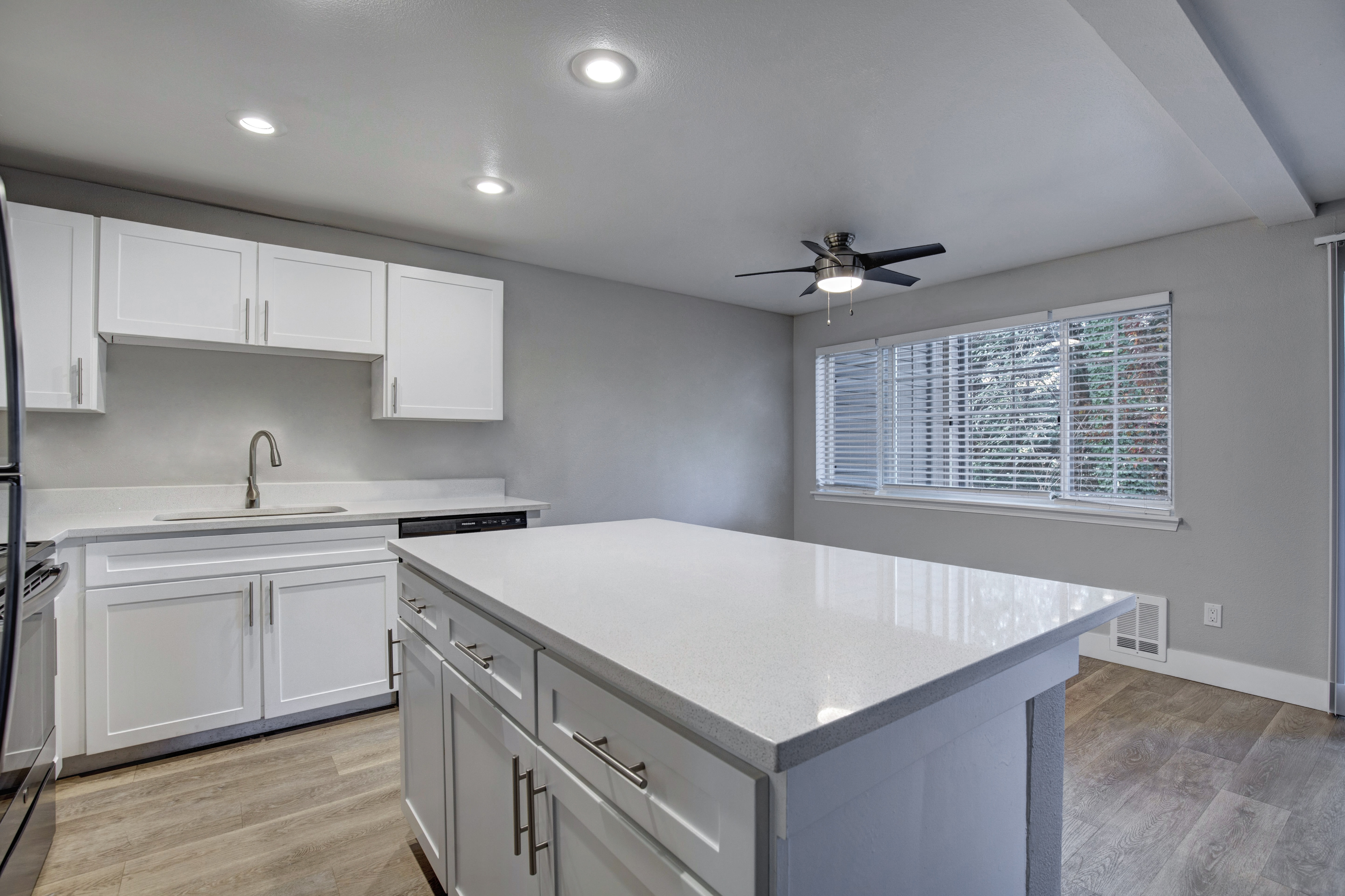 Chandlers Bay Apartments – photo 2