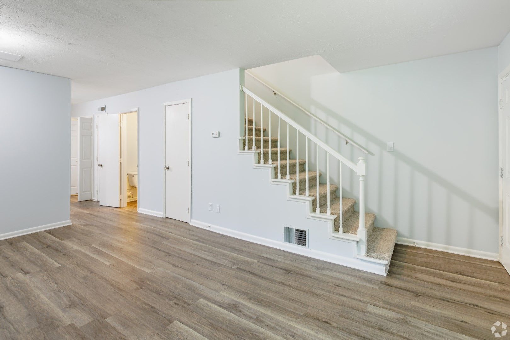 Lionchase Apartments – photo 2