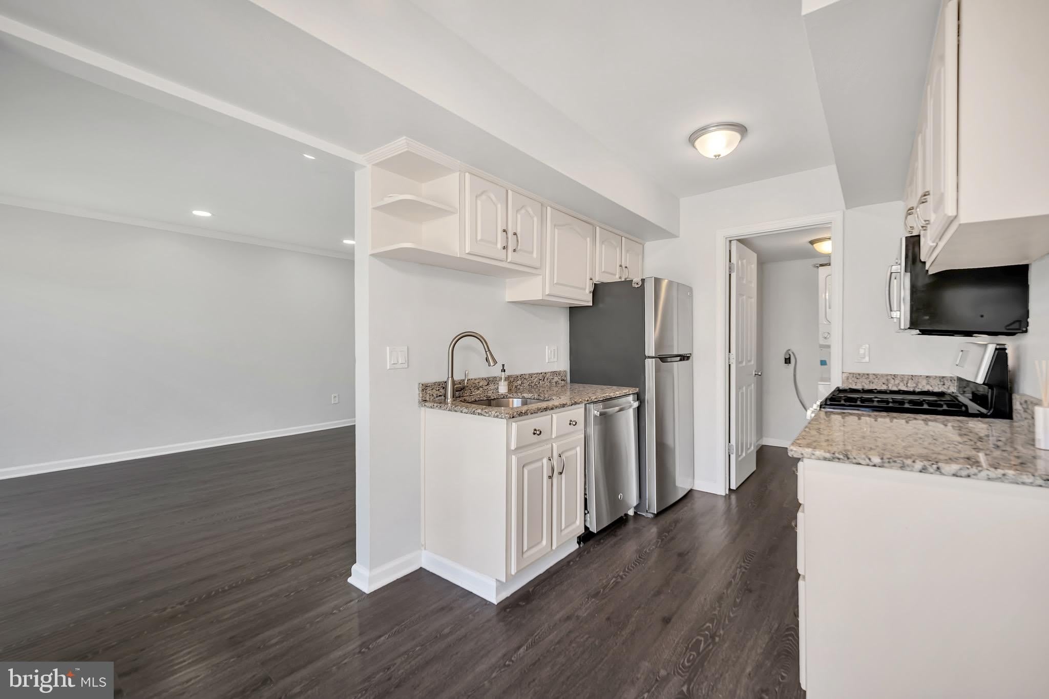 107 LEXINGTON Court – photo 5